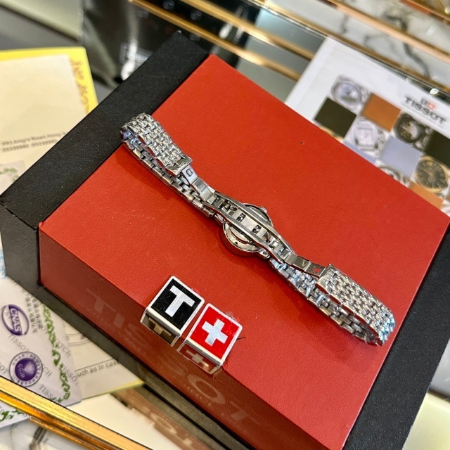 Luxury Fashion Women Business Watch