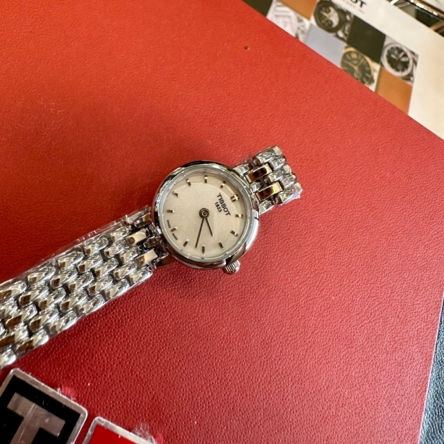Luxury Fashion Women Business Watch