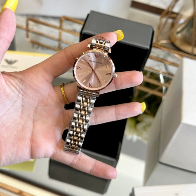 Women Luxury Fashion Casual Watch