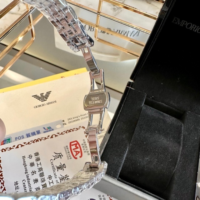 Women Luxury Fashion Casual Watch