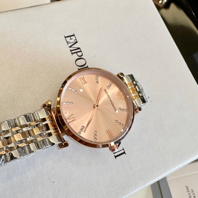 Women Luxury Fashion Casual Watch