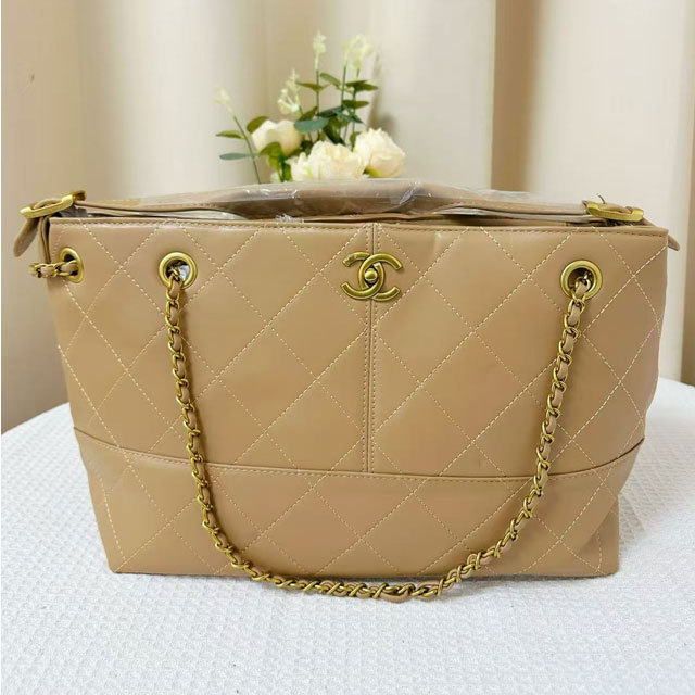 Metal Logo Leather Chained Shoulder Bags