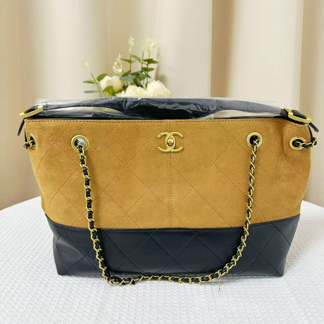 Metal Logo Leather Chained Shoulder Bags