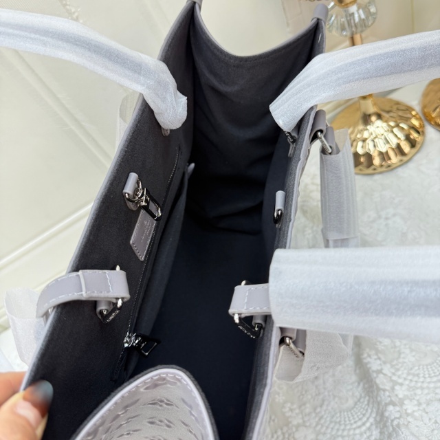 Fashion Embossing Women Luxury Handbags