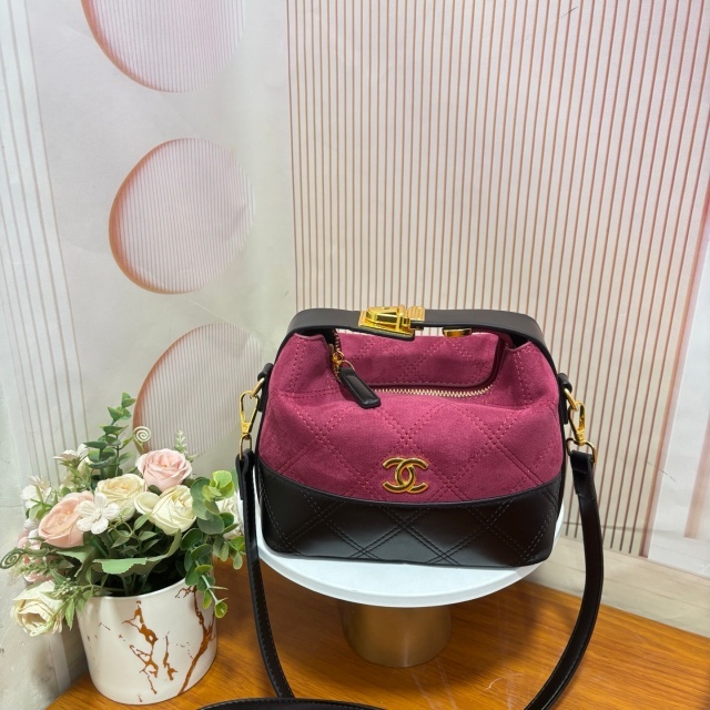 Metal Logo Leather Fashion Crossbody Handbags
