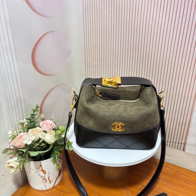 Metal Logo Leather Fashion Crossbody Handbags