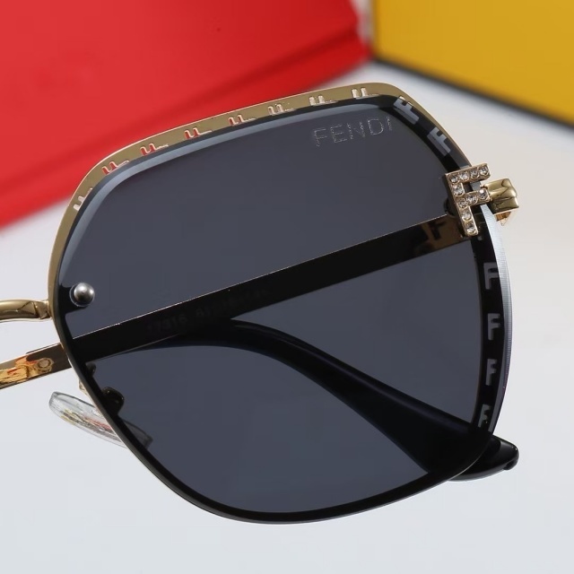 Stylish Women Luxury Glasses