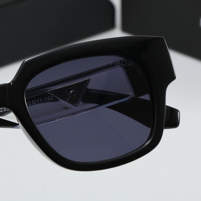Classic Design Luxury Unisex Sunglasses