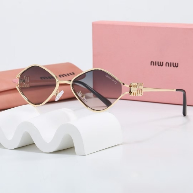 Diamond Shape Metal Frame Sunglasses