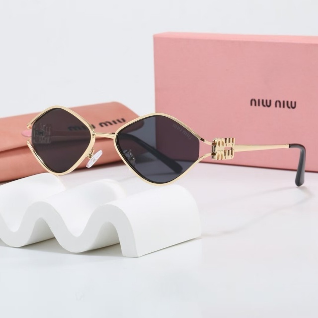 Diamond Shape Metal Frame Sunglasses