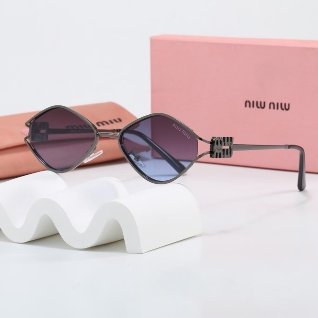 Diamond Shape Metal Frame Sunglasses