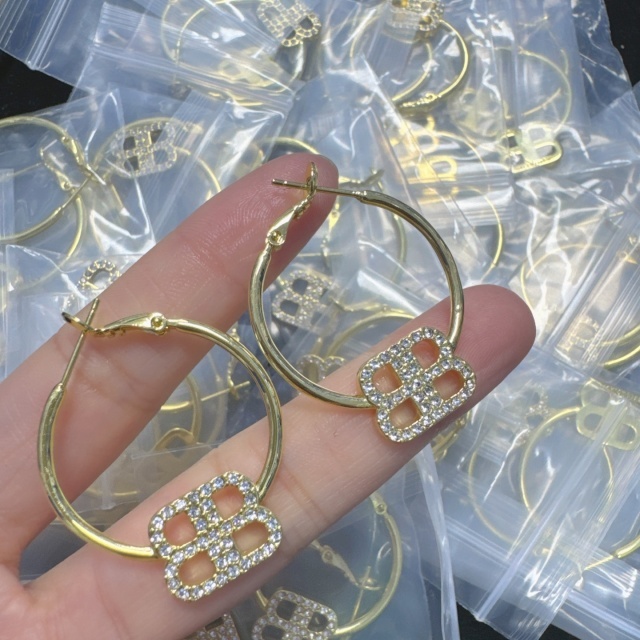 Stylish Round Crystals Earrings