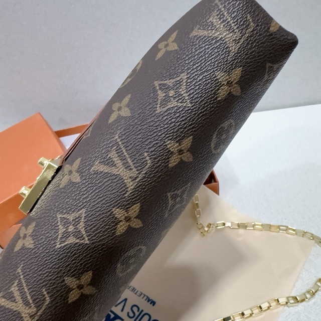 Chained Leather Fashion Women Luxury Messenger Bags