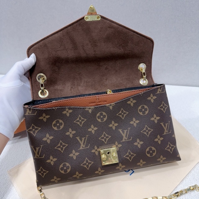 Chained Leather Fashion Women Luxury Messenger Bags