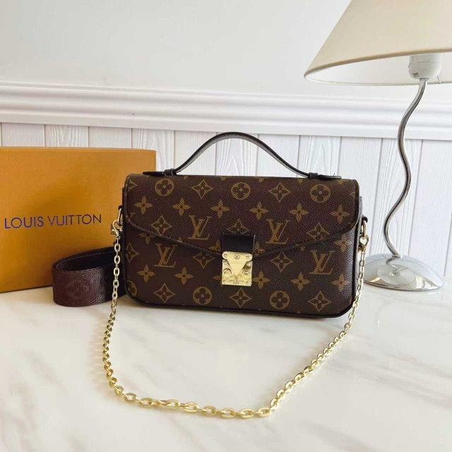 Chained Leather Fashion Women Messenger Bags