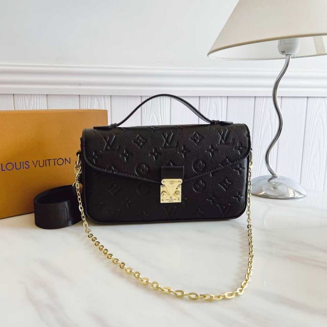 Chained Leather Fashion Women Messenger Bags