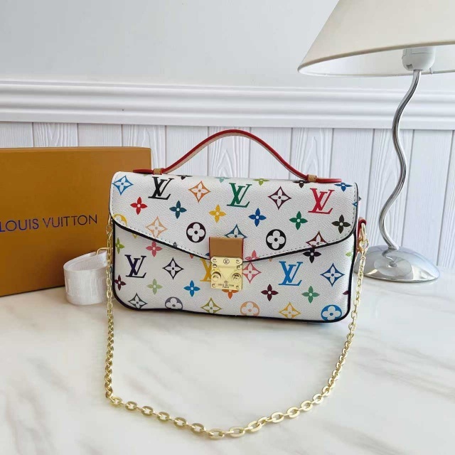 Chained Leather Fashion Women Messenger Bags