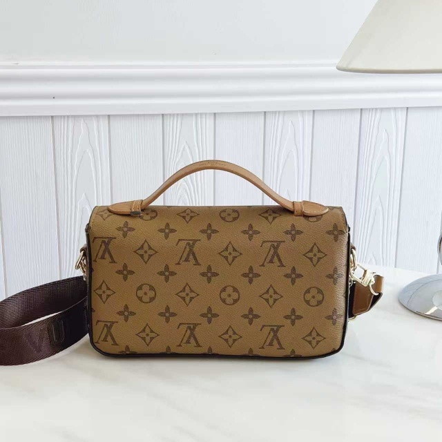 Chained Leather Fashion Women Messenger Bags