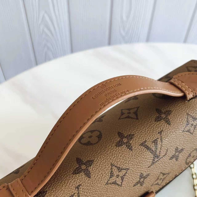 Chained Leather Fashion Women Messenger Bags