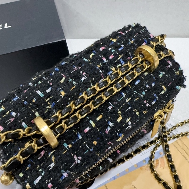 Chic Fashion Women Chained Makeup Bags