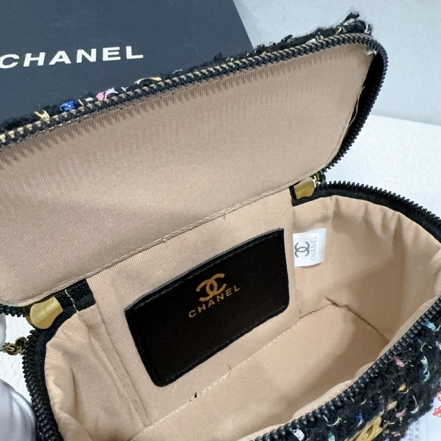 Chic Fashion Women Chained Makeup Bags