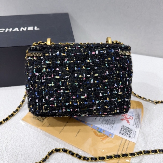 Chic Fashion Women Chained Makeup Bags