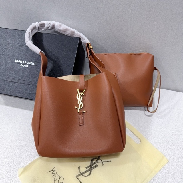 Metal Logo Women Leather Fashion Handbags