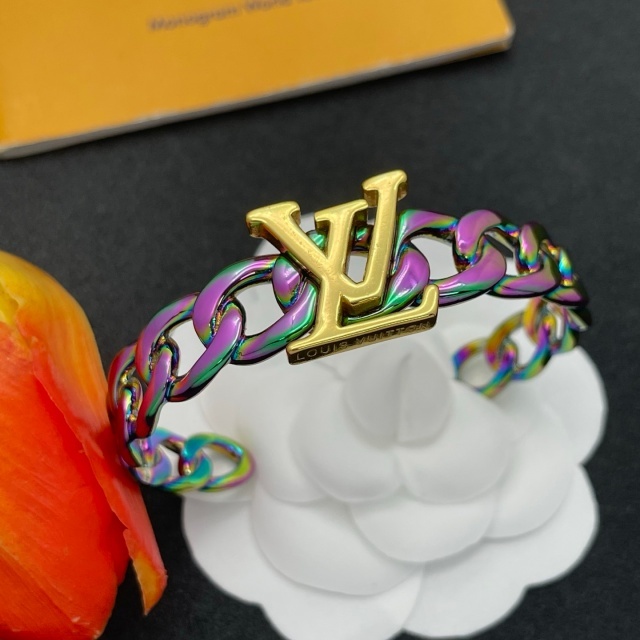 The Minimalist Open Bangle