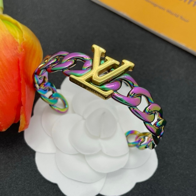 The Minimalist Open Bangle