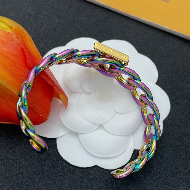The Minimalist Open Bangle