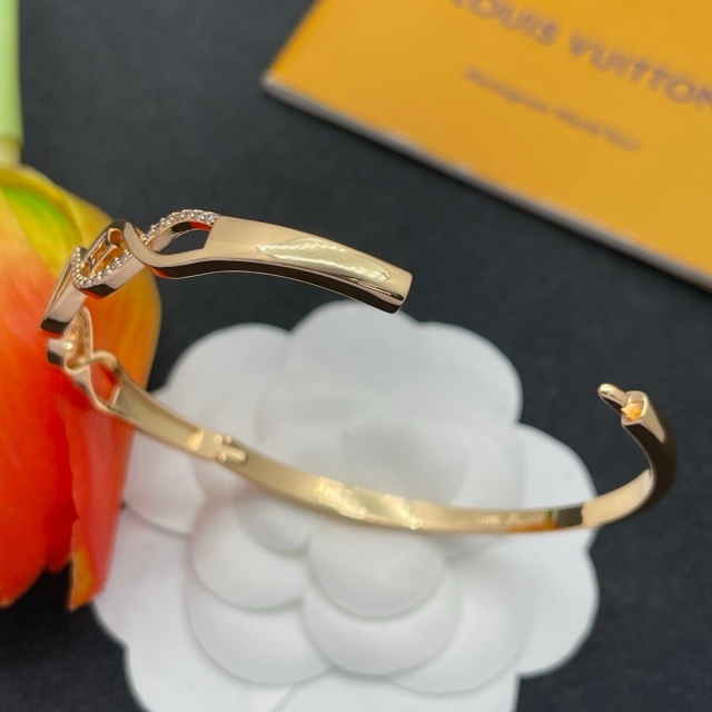 Diamond Hollow Out Hinge Bangle