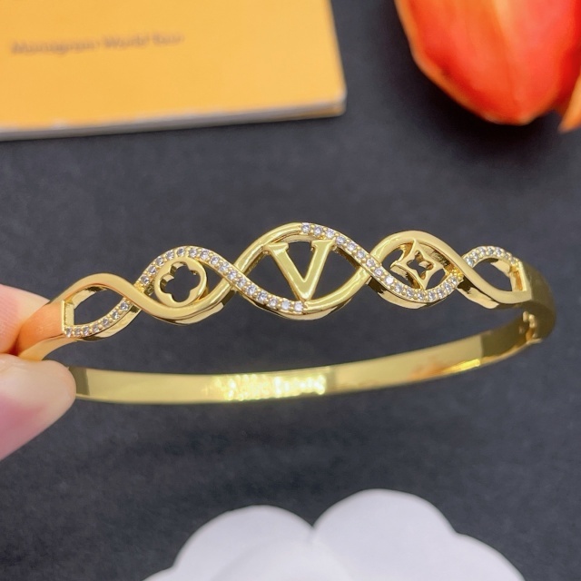 Diamond Hollow Out Hinge Bangle