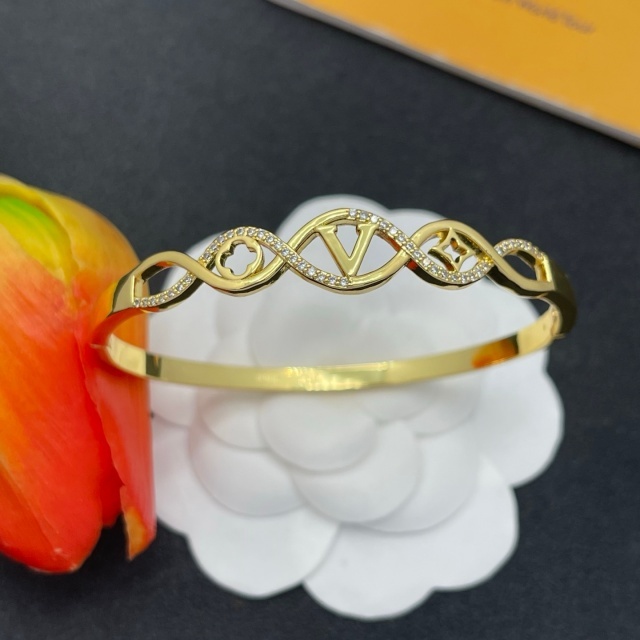 Diamond Hollow Out Hinge Bangle