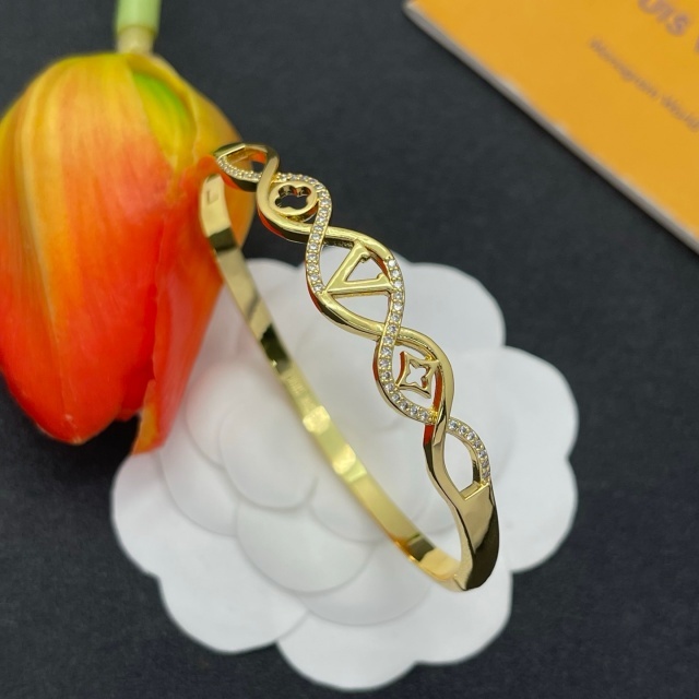 Diamond Hollow Out Hinge Bangle