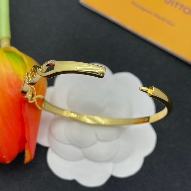 Diamond Hollow Out Hinge Bangle