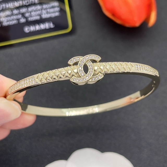 Crystals Meticulously Set Hinge Bangle