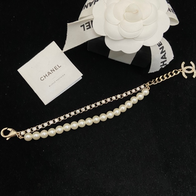 Diamond Pearls Adjustable Chain Bracelet