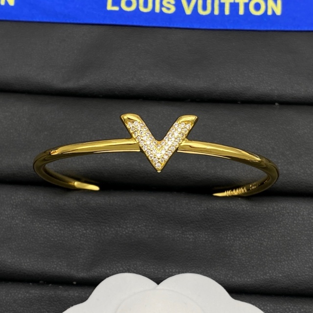 Diamond V Open Bangle