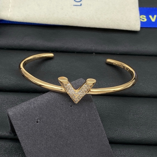 Diamond V Open Bangle