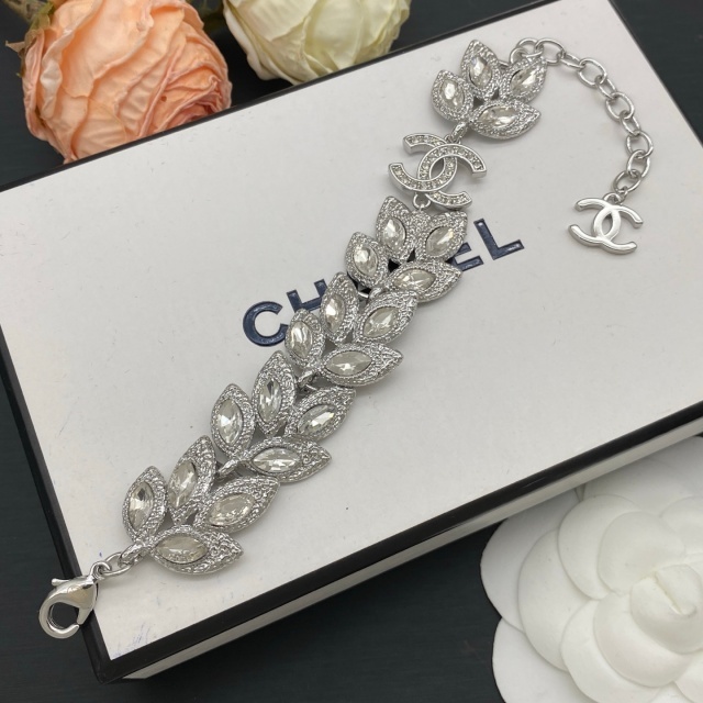 Diamonds Elegant Luxury Bracelet