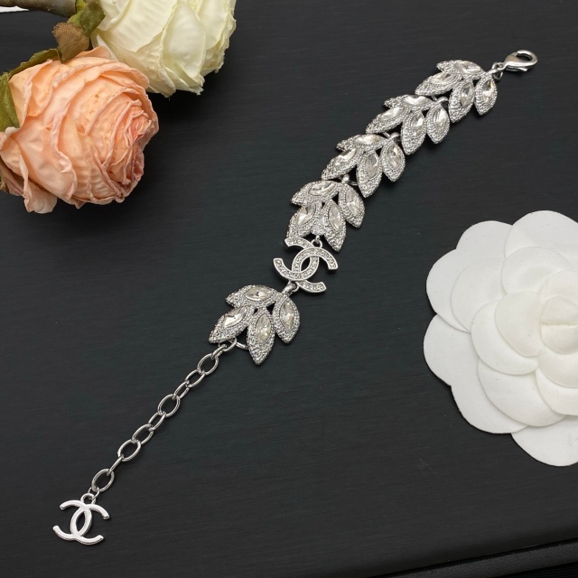 Diamonds Elegant Luxury Bracelet
