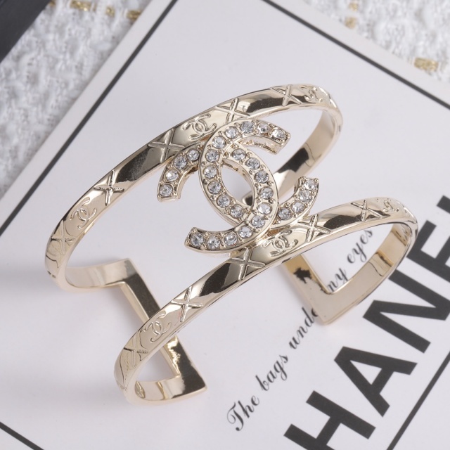 Hollow Out Diamond Letters Open Cuff