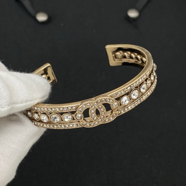 Luxury Design Diamond Open Bangle