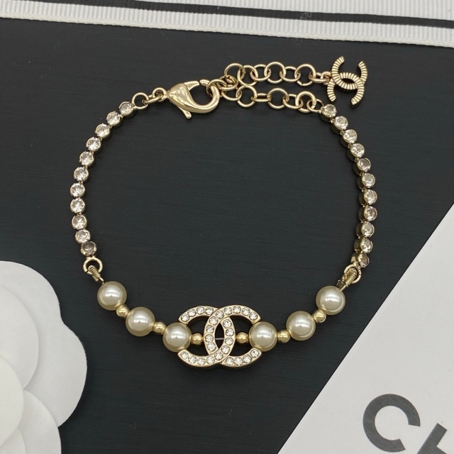 Pearls Diamond Sophisticated Bracelet