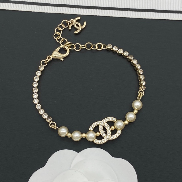 Pearls Diamond Sophisticated Bracelet
