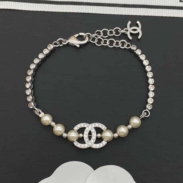 Pearls Diamond Sophisticated Bracelet