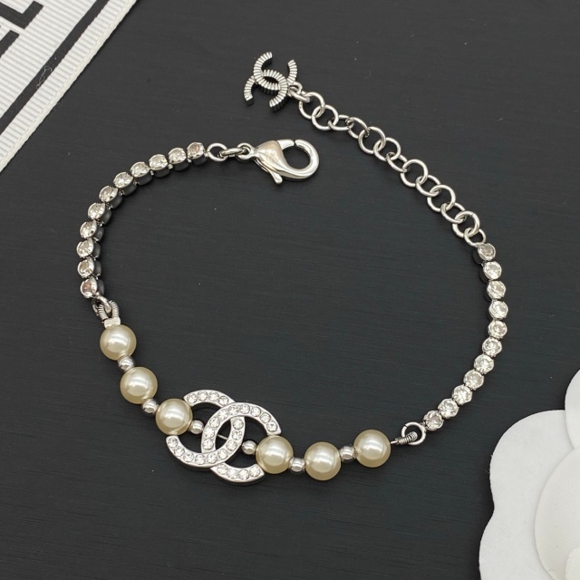 Pearls Diamond Sophisticated Bracelet