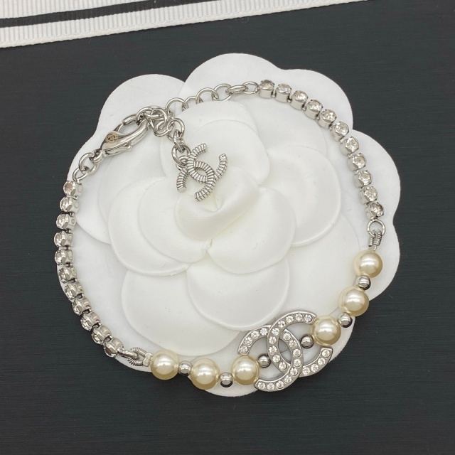 Pearls Diamond Sophisticated Bracelet