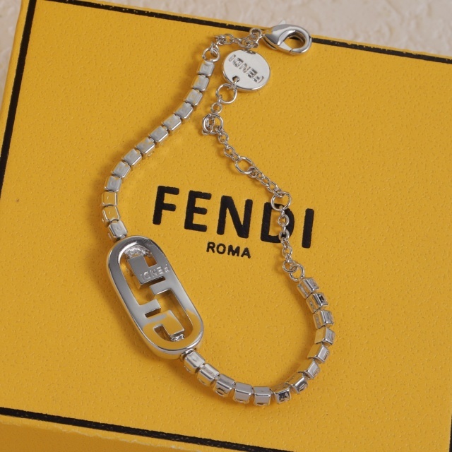 Diamond Eye-catching Bracelet