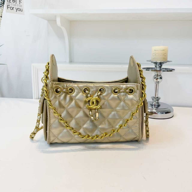 Metal Logo Chained Fashion Crossbody Handbags